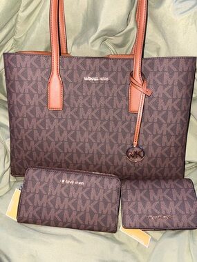 Michael Kors Brown MK Logo Tote with Matching Wallets BUNDLE DEAL!!